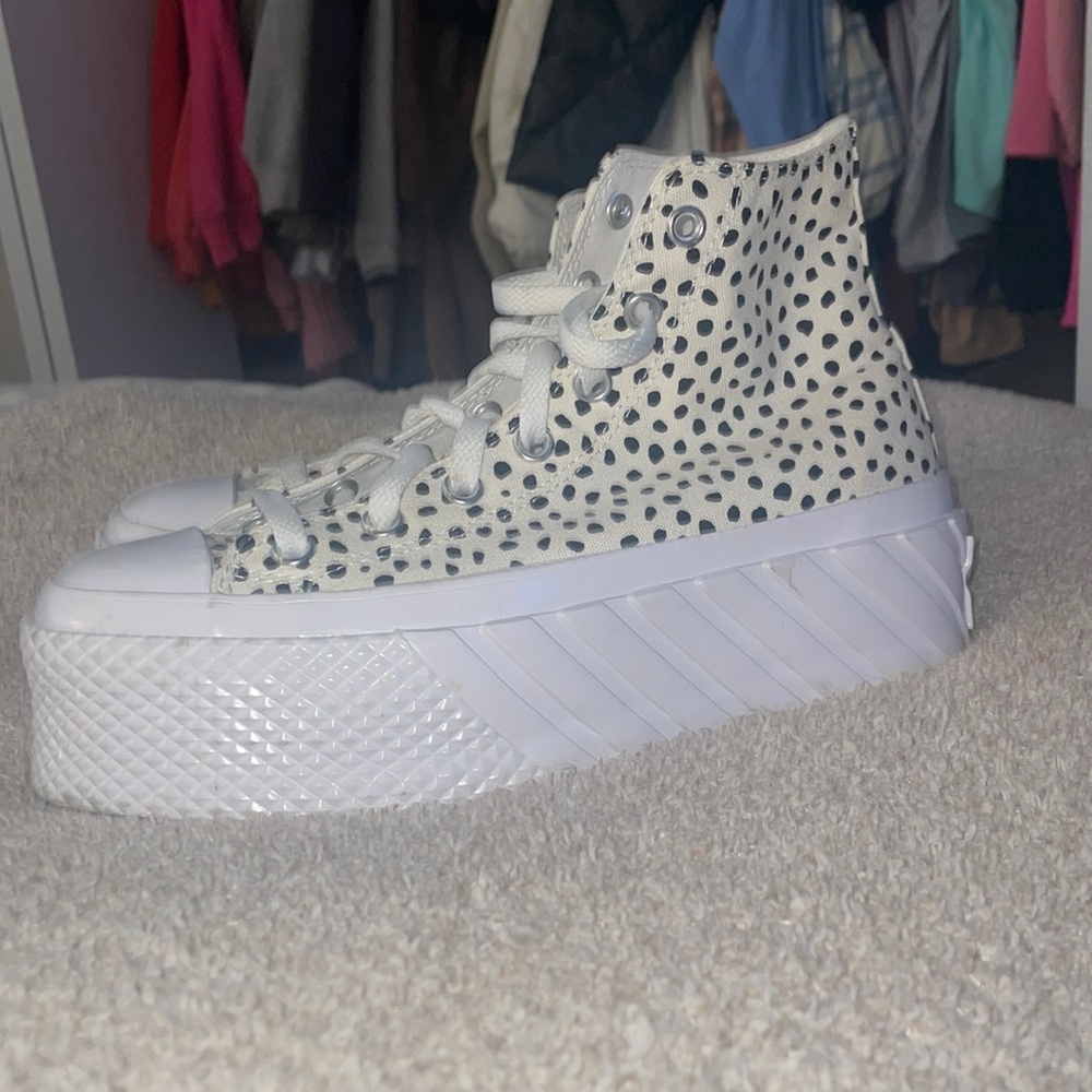 Limited Edition “Into the Wild” Urban Outfitters Platform Converse